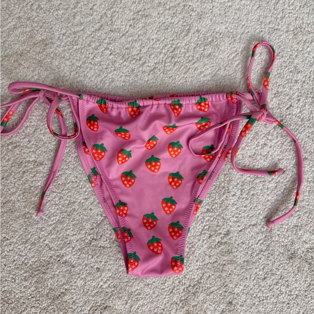Strawberry Milk Mob Fragola bottoms